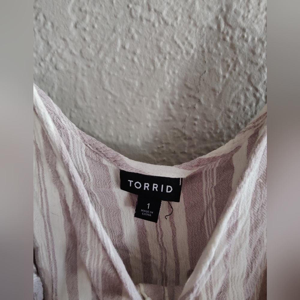Torrid size 1 cold shoulder